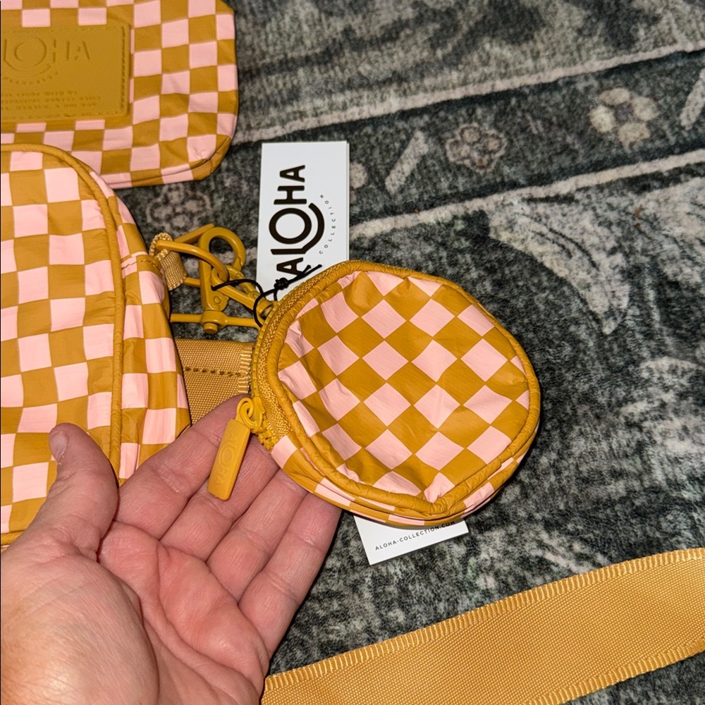 Checkered print crossbody, pouch and coin purse - Picture 3 of 4